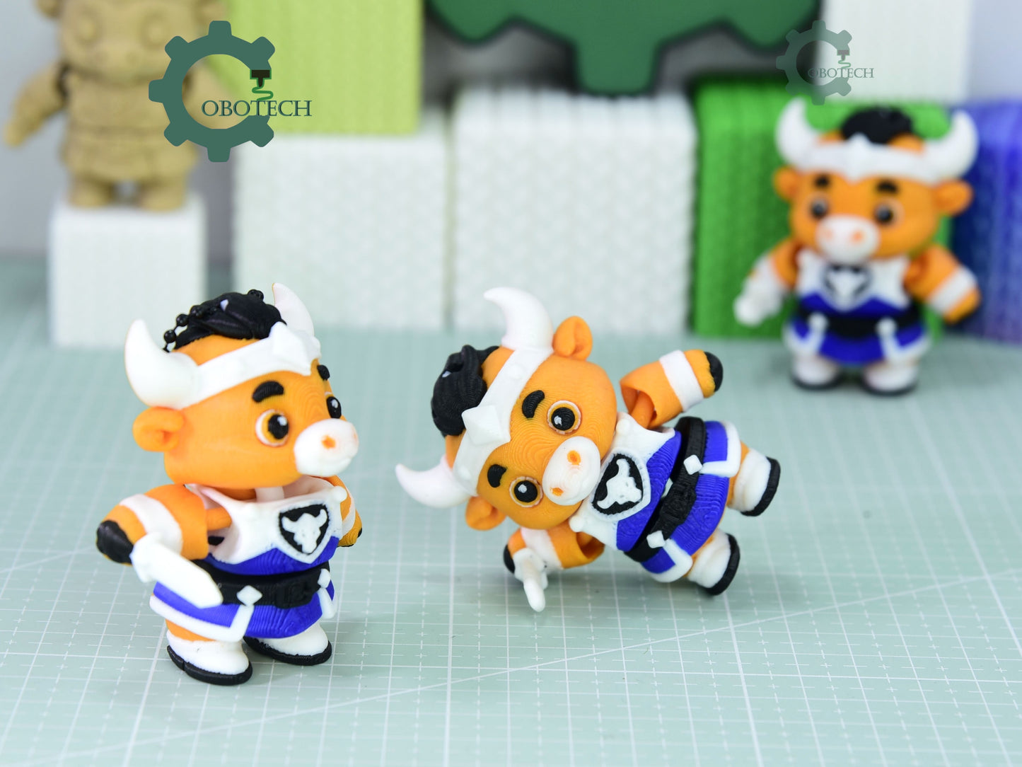 Cobotech-Warrior Bull Articulated Keychain_03.jpg