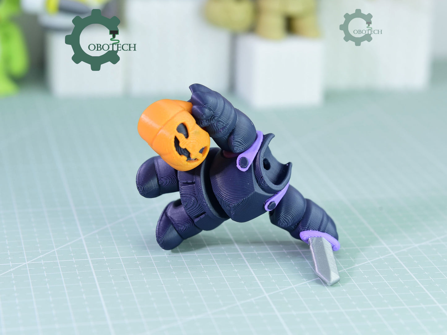 Cobotech-Headless Pumpkin Guard Articulated Keychain_02.jpg