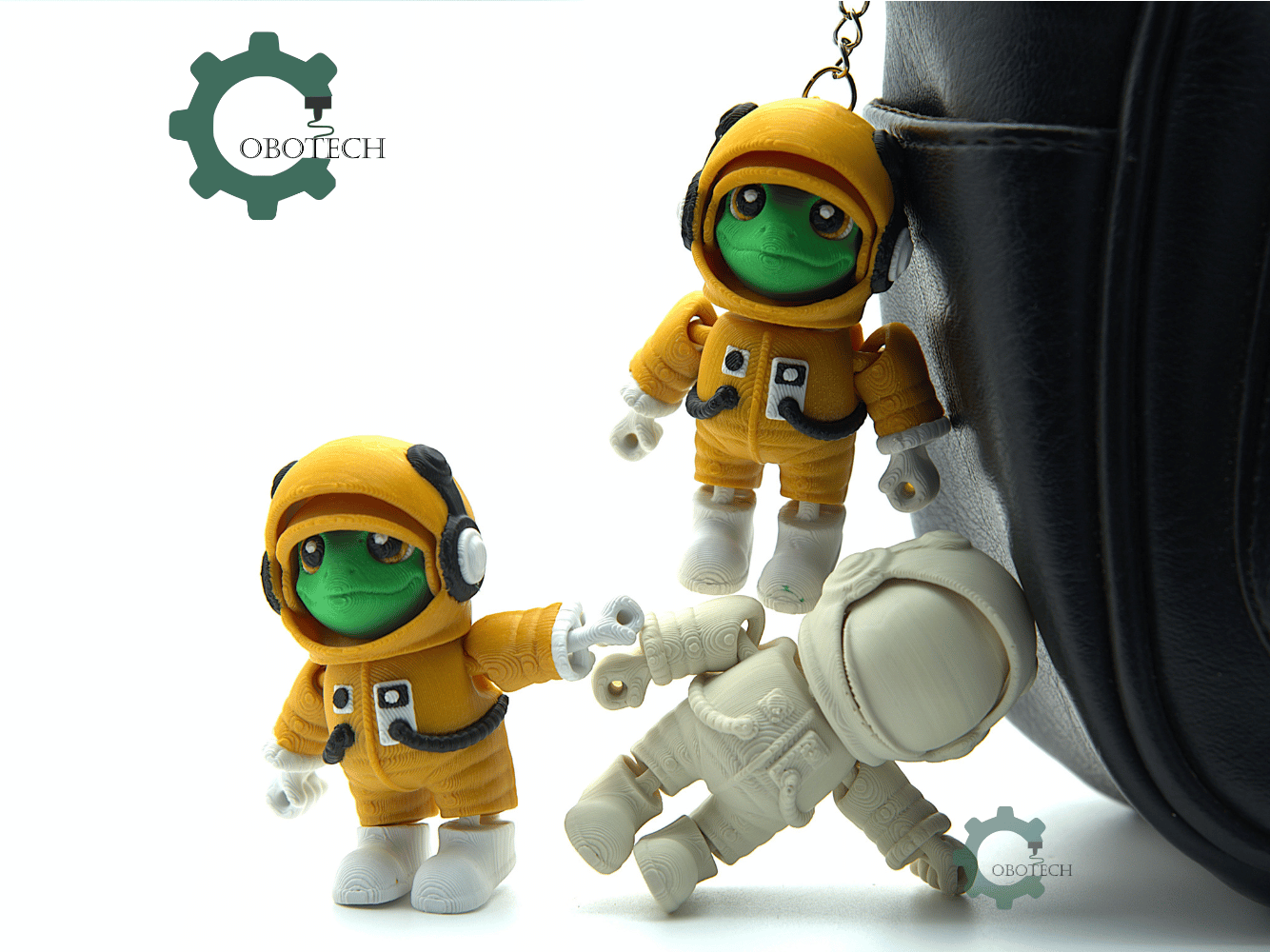 Cobotech-Cosmic Astronaut Frog Articulated Keychain_04.png