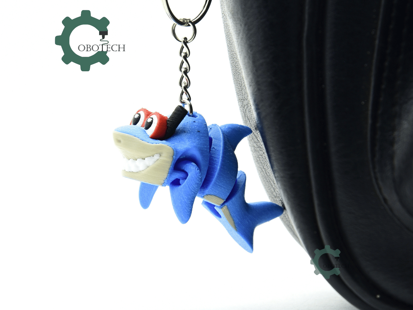Cobotech-Playful Shark Diver Articulated Keychain_06.png