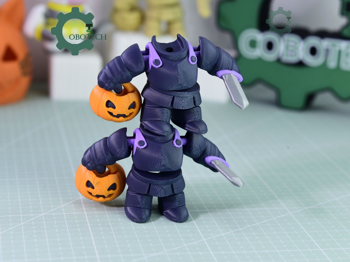 Cobotech-Headless Pumpkin Guard Articulated Keychain_04.jpg
