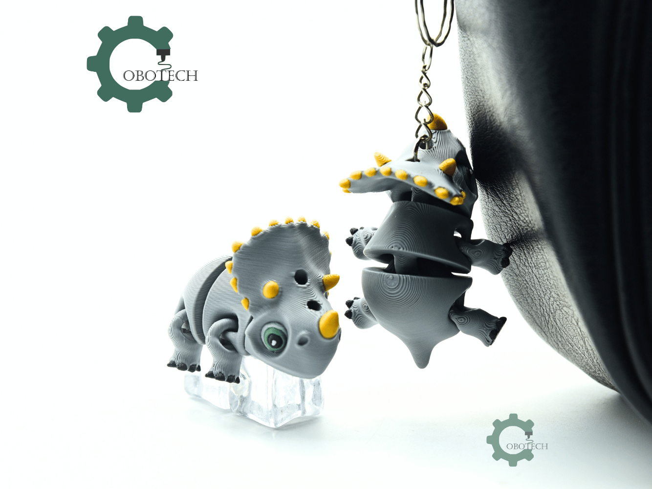 Cobotech-Sleepy Triceratops Articulated Keychain_05.png