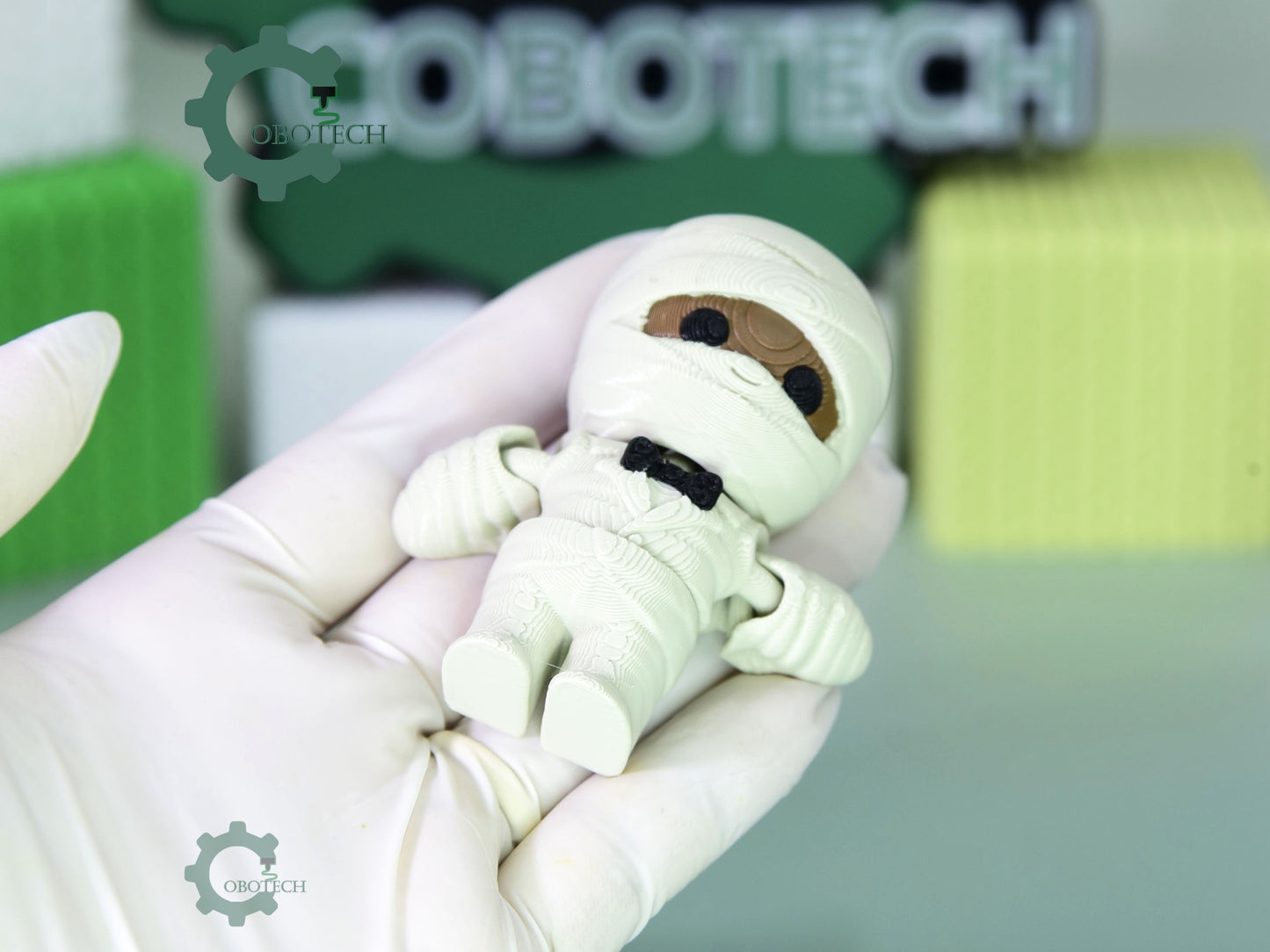 Cobotech-Mummy Bride and Groom Articulated Keychain_02.jpg