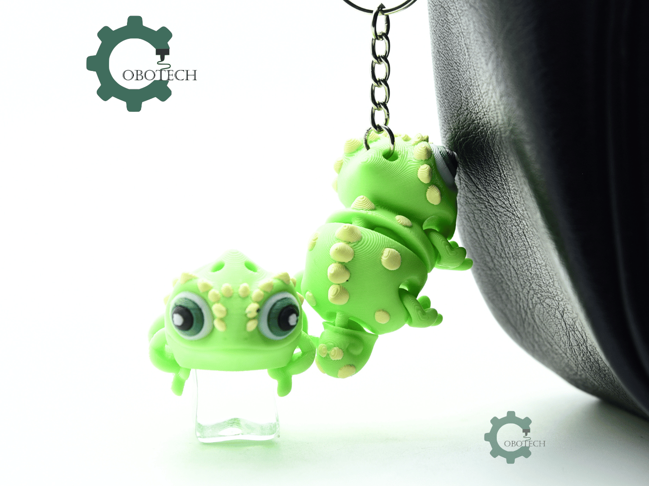 Cobotech-Playful Gecko Duo Articulated Keychain_05.png