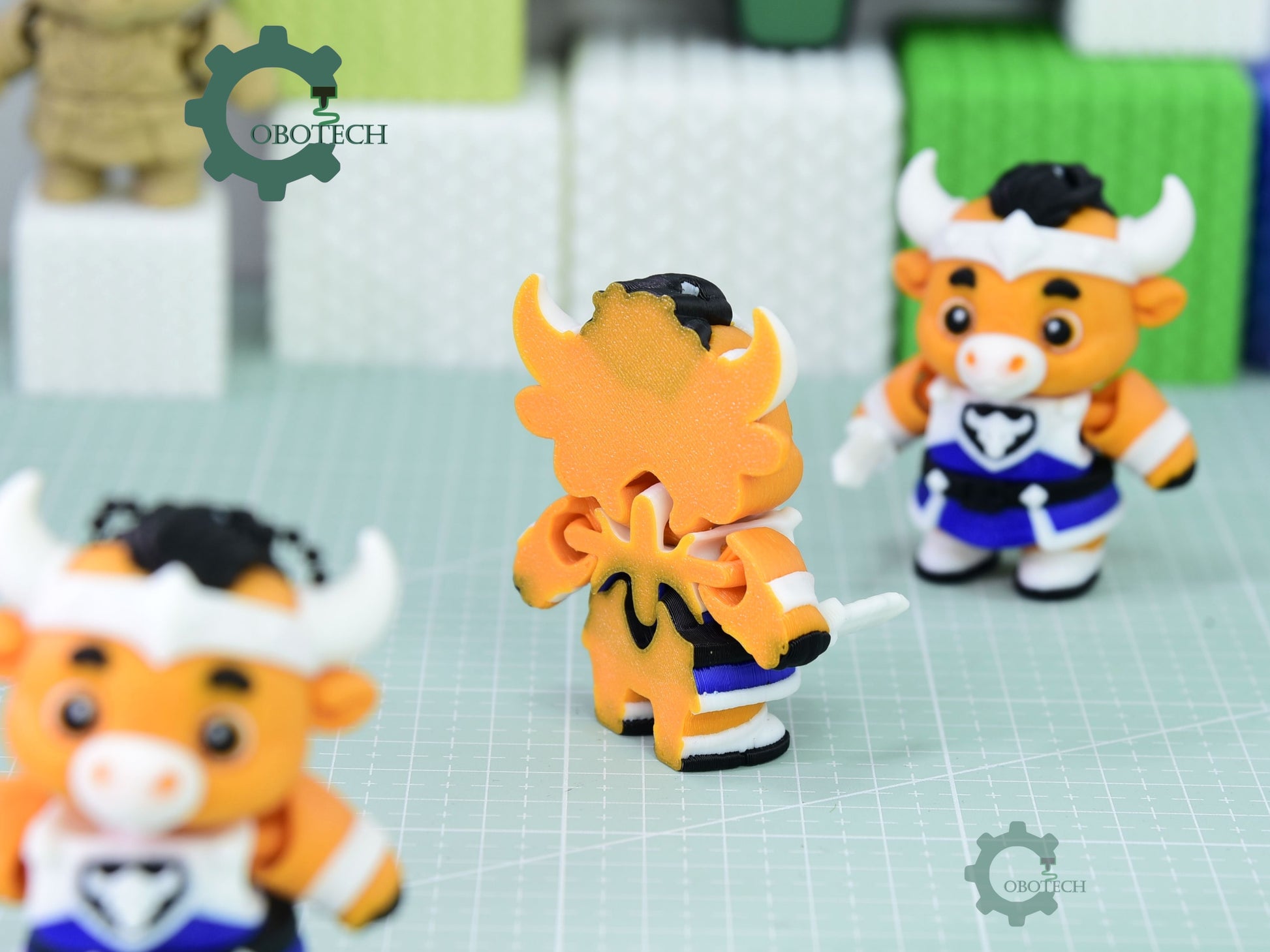 Cobotech-Warrior Bull Articulated Keychain_04.jpg